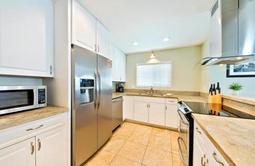 West Newport House | Surf N Sand 1