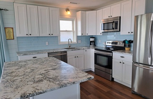 North Topsail Beach House | Surf's Up - AMAZING Oceanfront Home - Perfect Reviews - Allergy Friendly NO PETS