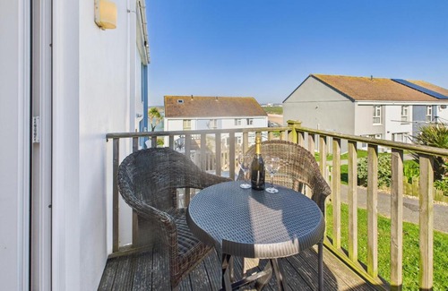 Newquay House | Surf View by Signature Stays - Newquay House with Pool - Parking - Sleeps 6