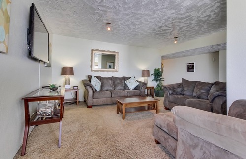 Pacific Beach Hotel | Surfer Beach Hotel