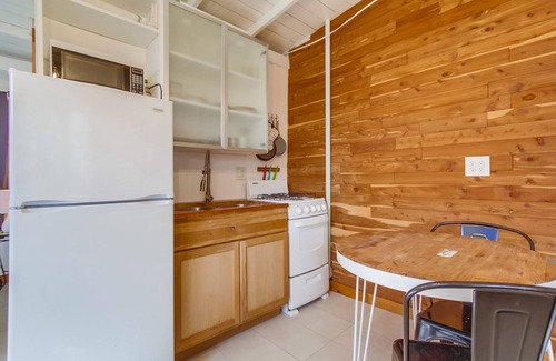 Olde Carlsbad Apartment | Surfers Pearl in quiet and Sunny Carlsbad. Close to Oceanside