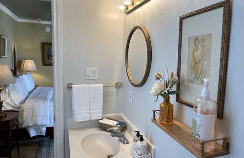 Queensland Hotel | Surfside Inn
