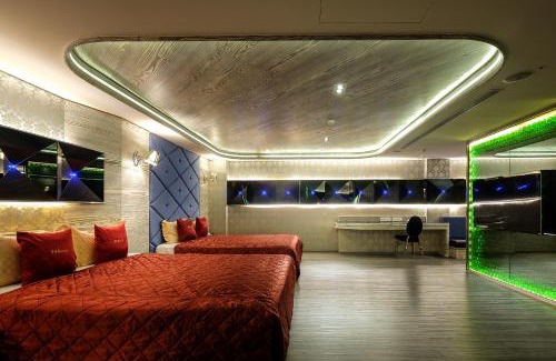 Xinzhuang Hotel | Surreal Motel