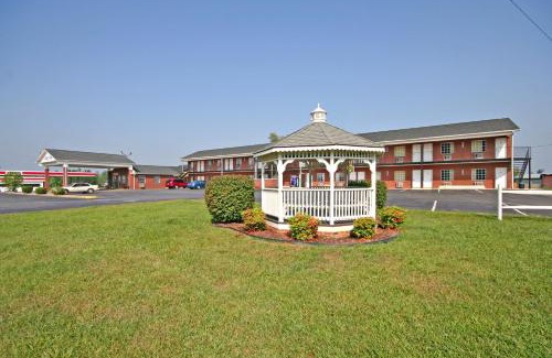 Dobson Hotel | Surry Inn - Dobson