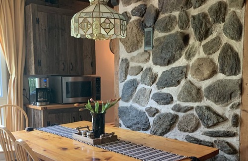 Sutton Ski Chalet | Sutton - Walk to slopes.