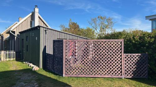 Pavilosta Ski Chalet | Svītrainās mājas