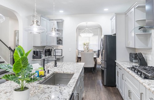 Cliftondale Villa | SW ATL Retreat - 15 min from ✈️ - Perfect for Work Groups, Friends & Families