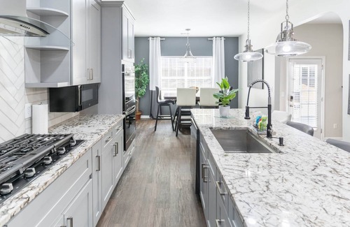 Cliftondale Villa | SW ATL Retreat - 15 min from ✈️ - Perfect for Work Groups, Friends & Families