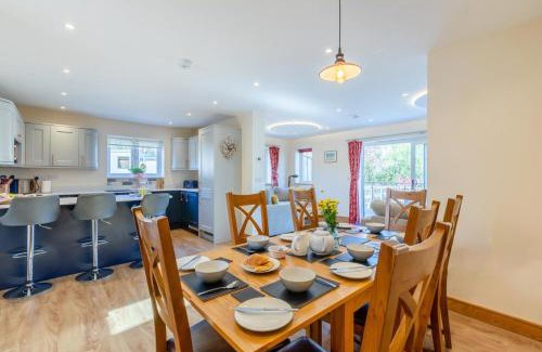 Honiton House | Swallows Dip