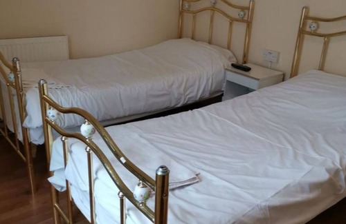 Stanwell Hotel | Swan Inn, Heathrow Airport