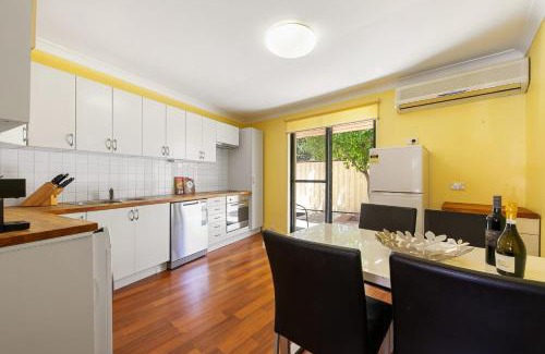 Applecross Apartment | Swan River Applecross Heathcote Park 1BR Villa