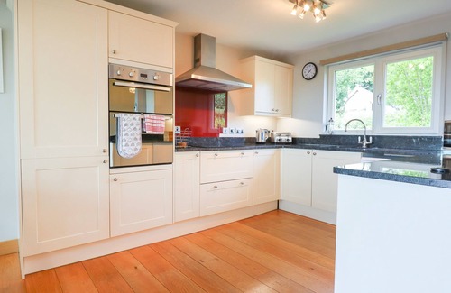 Eleighwater Cottage | SWANDOWN, 18 NETHERHAYE, pet friendly in Cricket St. Thomas