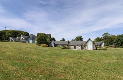 Eleighwater Cottage | SWANDOWN, 18 NETHERHAYE, pet friendly in Cricket St. Thomas