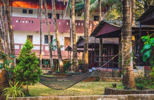 Kadadhe House | Swarg Resort