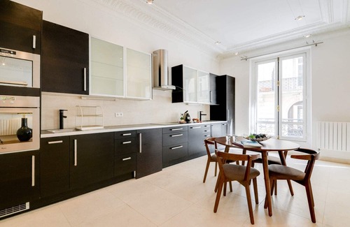 Champs-Elysees Apartment | Sweett | Cerisoles A