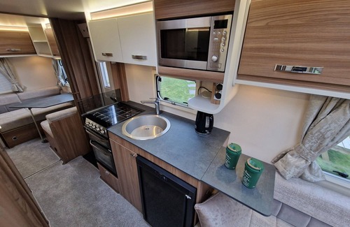 Cylch-Y-Garn Apartment | Swift Vogue Edition Caravan