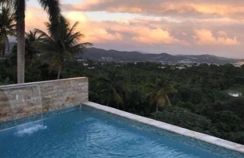 Tejas Apartment | Swim & Paint Art Retreat/Adventures