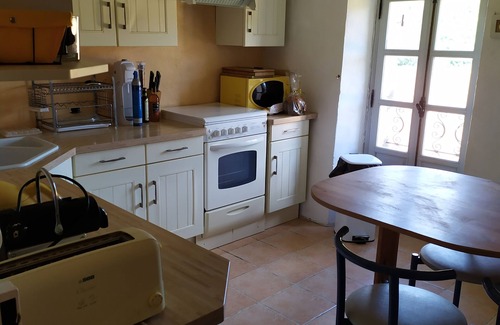 Rians House | Swimming pool gite on a farm in Provence- La Louvière