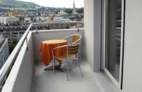 Oerlikon Apartment | Swiss Star Tower