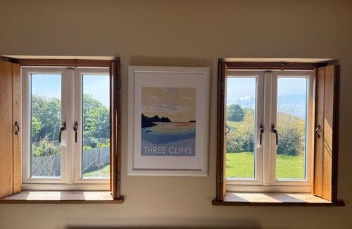Horton House | Swn Y Mor - Four Bedroom House, Sleeps 9