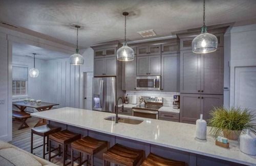 Melrose on the Beach House | Sycamore Cottage - Ocean View Retreat