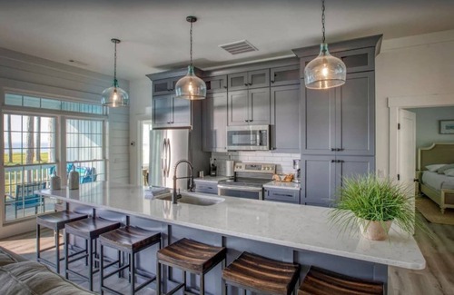 Melrose on the Beach House | Sycamore Cottage - Ocean View Retreat