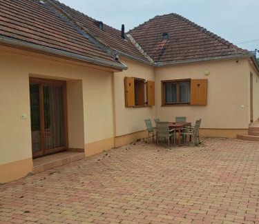 Csehimindszent House | Szőlőskert Vendégház
