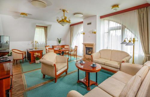 Zirc Hotel | Szarvaskút Hotel