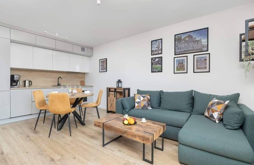 West Pomeranian Voivodeship Apartment | Szczecinski Apartament Kwiatkowskiego w Spokojnej Okolicy by Noclegi Renters