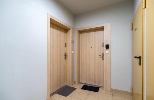 Katowice Apartment | Szurmana Modern Studio by BookingHost