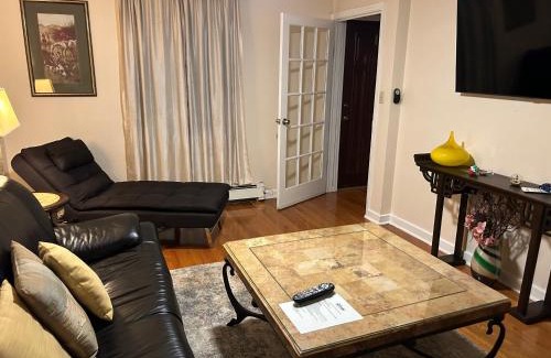 Elmont House | T Two Bedrooms House with Private Entrance, One block walk to UBS Arena!