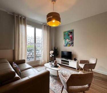 12th Arrondissement Apartment | T2 balcon 3 mn à pied métro8 et T3