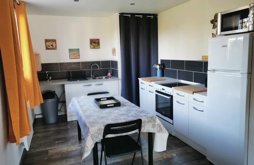 Courthezon House | T2 independent with swimming pool