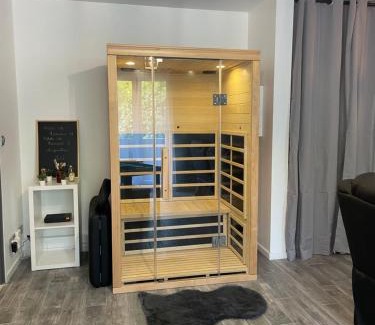 Quartier Croix-Daurade Apartment | T2 rénové, jaccuzi, sauna, sièges massants, jardin, parking, métro