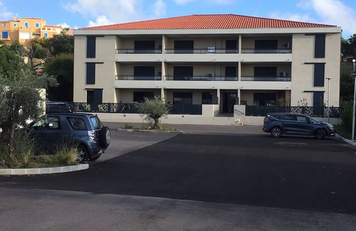 Cargese Apartment | T3 67 m² air-conditioned apartment with 100 m² garden, ideal for a family