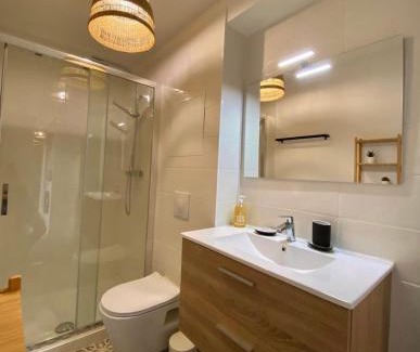 Gruissan Apartment | T3 de charme climatisé - Piscine - Plage à 5 min