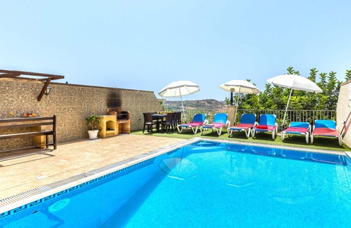 Marsalforn Villa | Ta Guljetta 4 Bedroom Villa With Private Pool