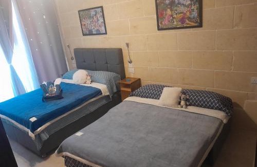 Ggantija House | Ta Naqċil