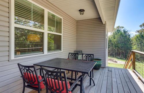 Holiday Island House | Table Rock Lake Retreat Walk to Shore!
