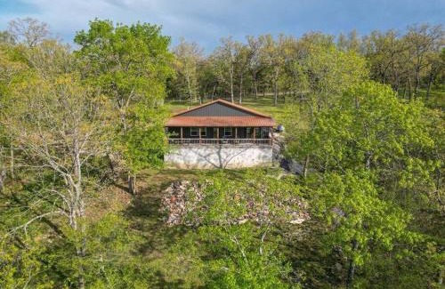 Golden House | Table Rock Lakefront on 2 Acres with firepit