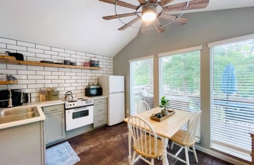 Sunrise Beach Cabin | Tackle Box 21- Boat Slip, Kayaks, Fire Pit