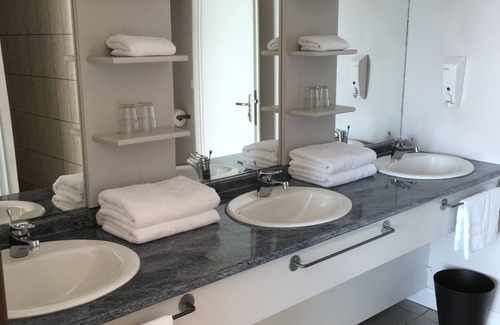 Faaa Hotel | Tahiti Airport Motel