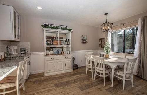 Tahoma House | Tahoma Treasures Emerald Cabin Hauserman Rentals