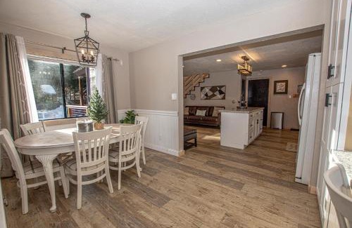 Tahoma House | Tahoma Treasures Emerald Cabin Hauserman Rentals