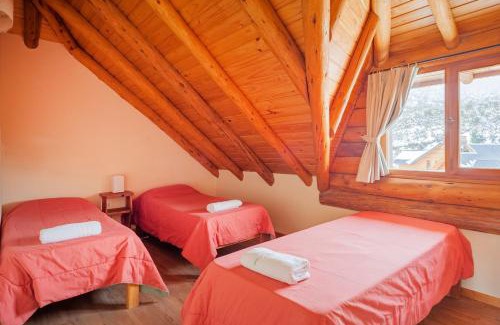 Villa Catedral Apartment | TAIQUE cabaña E en la base del cerro Catedral con vistas