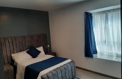 Central Business District Resort | TAJI HOUSE