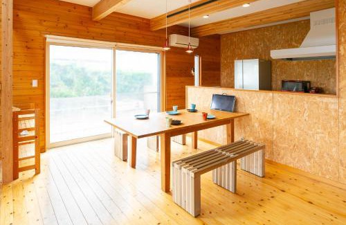 Takahagi Villa | Takahagi Base海まで30秒ペットOK寝室3部屋テントサウナ有り
