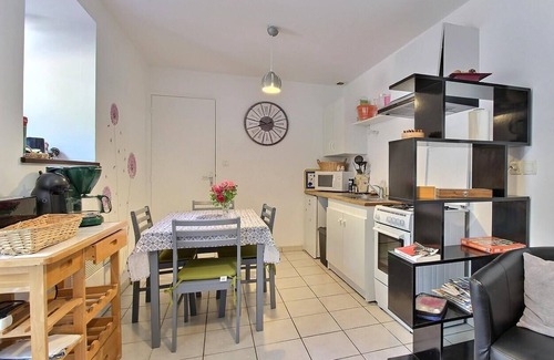 Lannebert House | Take advantage of the on-site spa, infrared sauna and tennis court shared with the adjoining gîte.