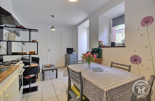 Lannebert House | Take advantage of the on-site spa, infrared sauna and tennis court shared with the adjoining gîte.