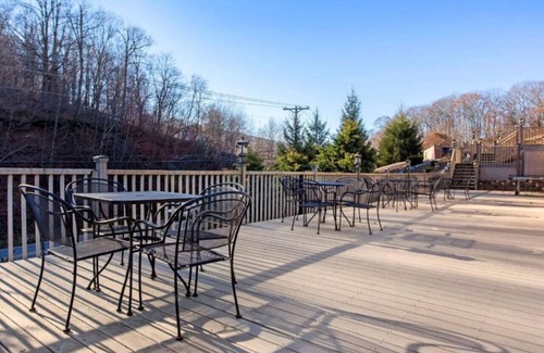 Banner Elk Condo | Take in Natures Beauty with lots of resort outdoor activities in 1BD condo